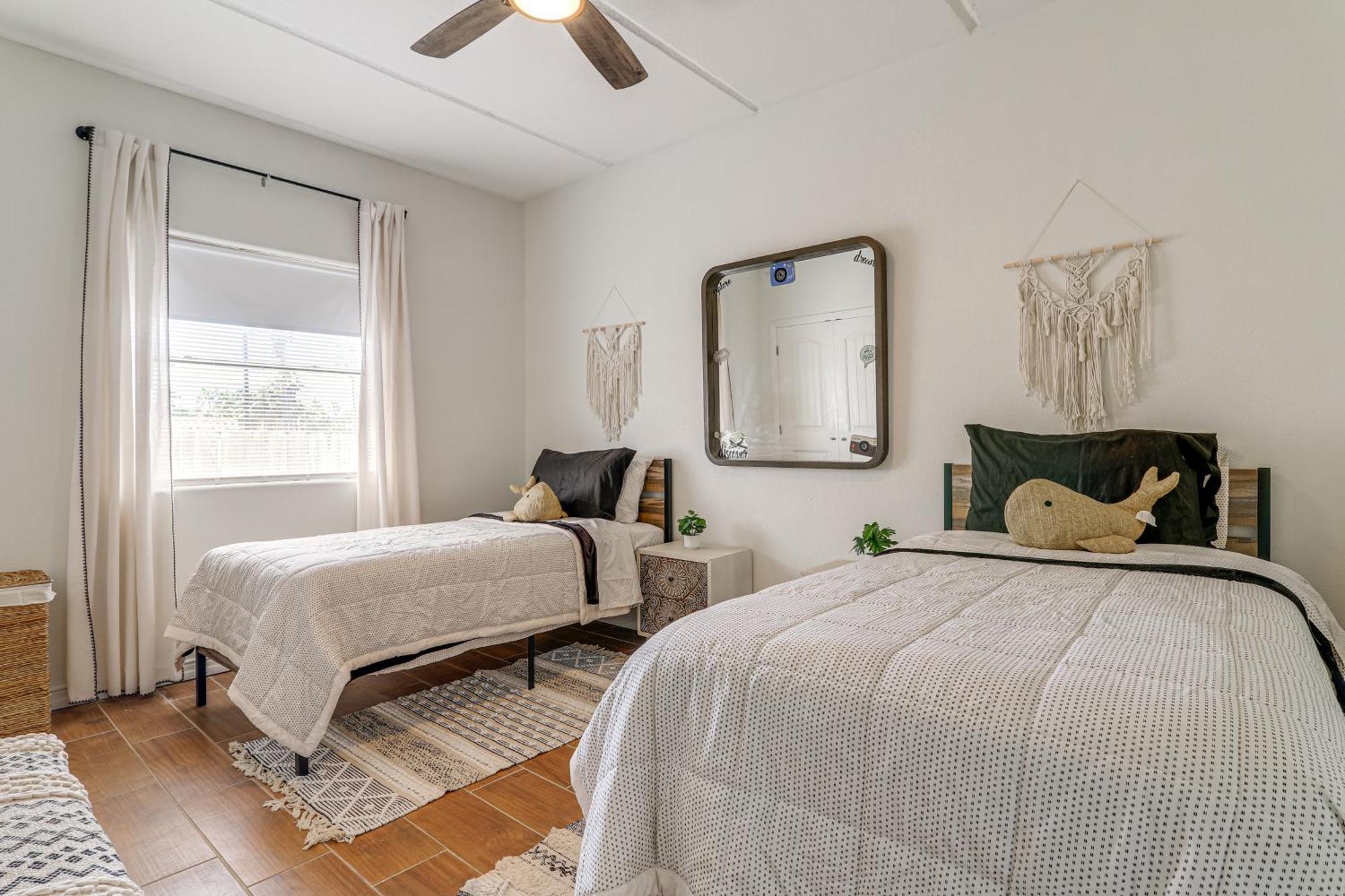 Luxe South Padre Condo With Pool - Walk To Beach! South Padre Island Ngoại thất bức ảnh