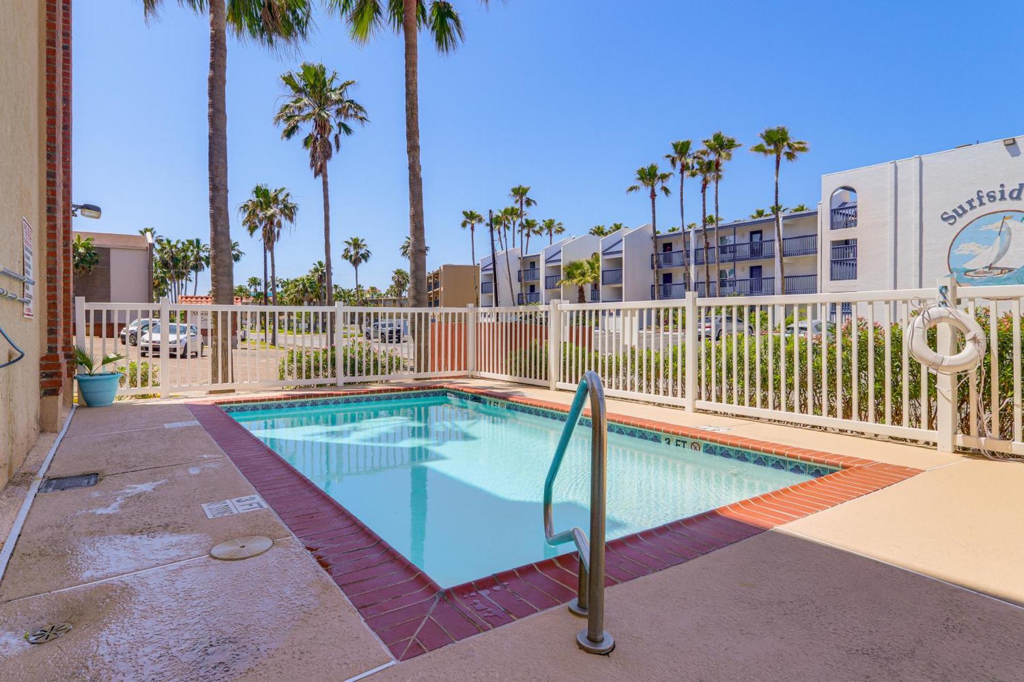 Luxe South Padre Condo With Pool - Walk To Beach! South Padre Island Ngoại thất bức ảnh